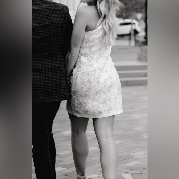 Elliatt Ivory Dress - Picture 4 of 4